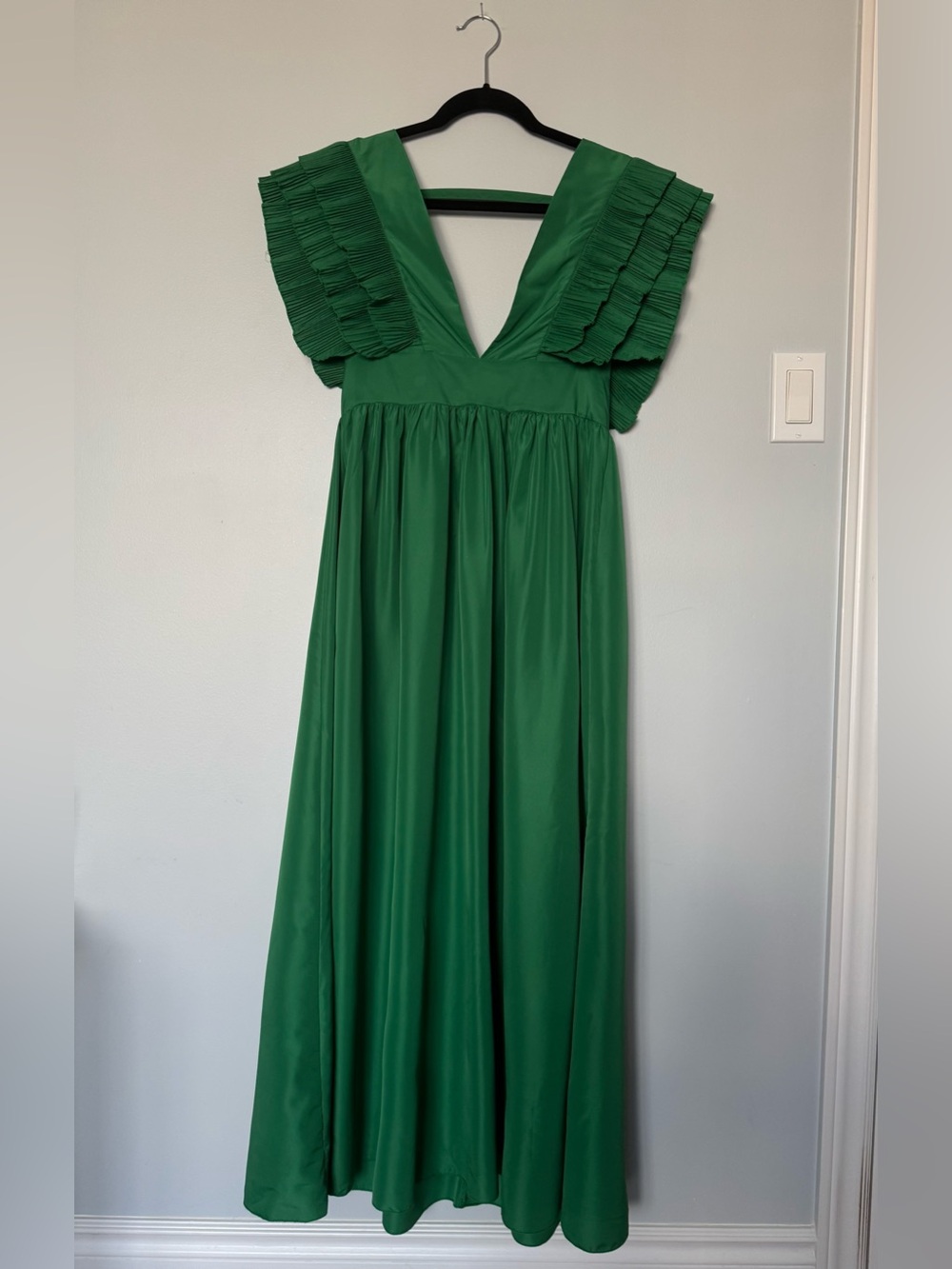 Emerald Green Maxi Dress | Deep V Neck | Ruffle Sleeves | NWT No Tags | Size S - Picture 2 of 8